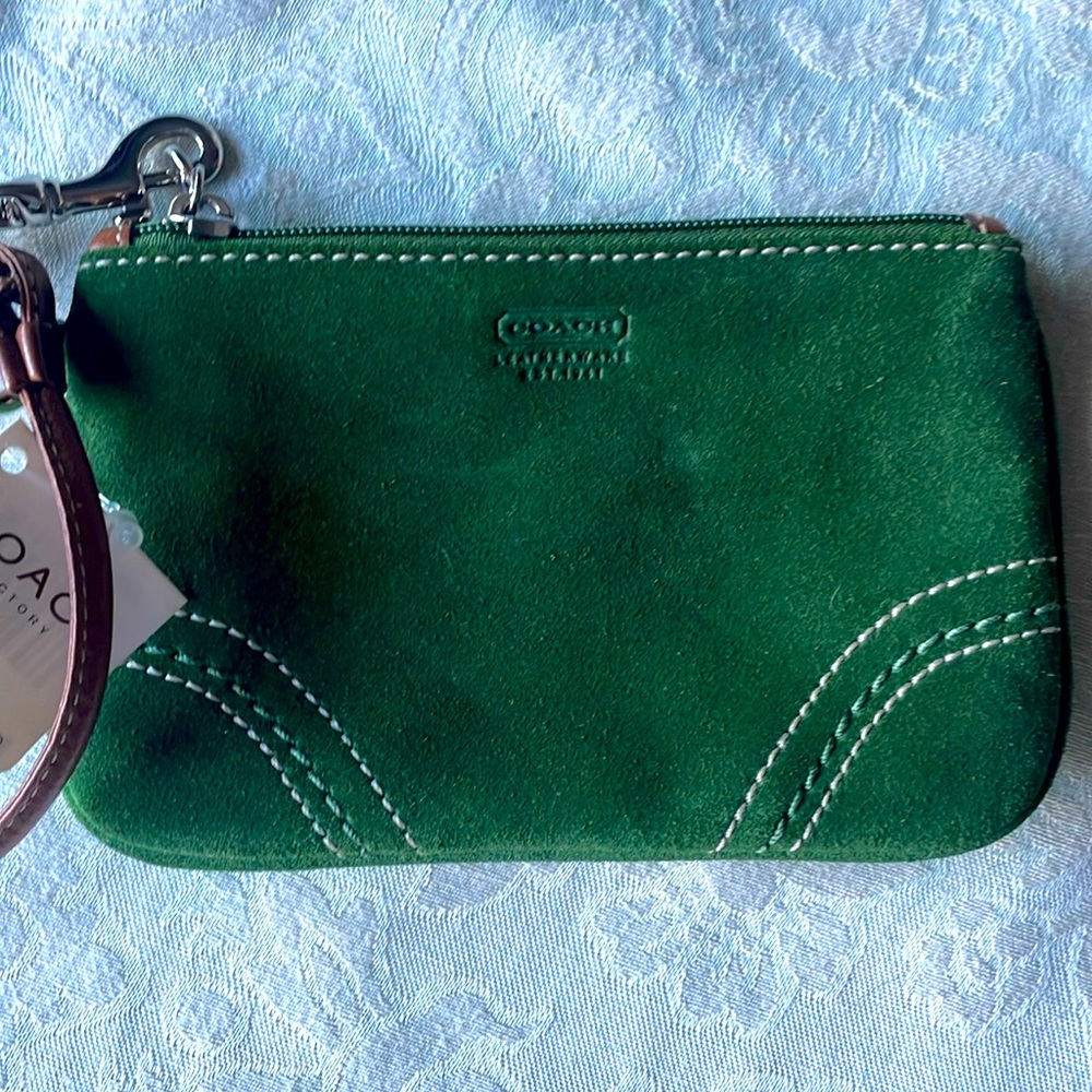 🆕 Coach Hunter Green suede wristlet purse w light brown leather strap/zip close